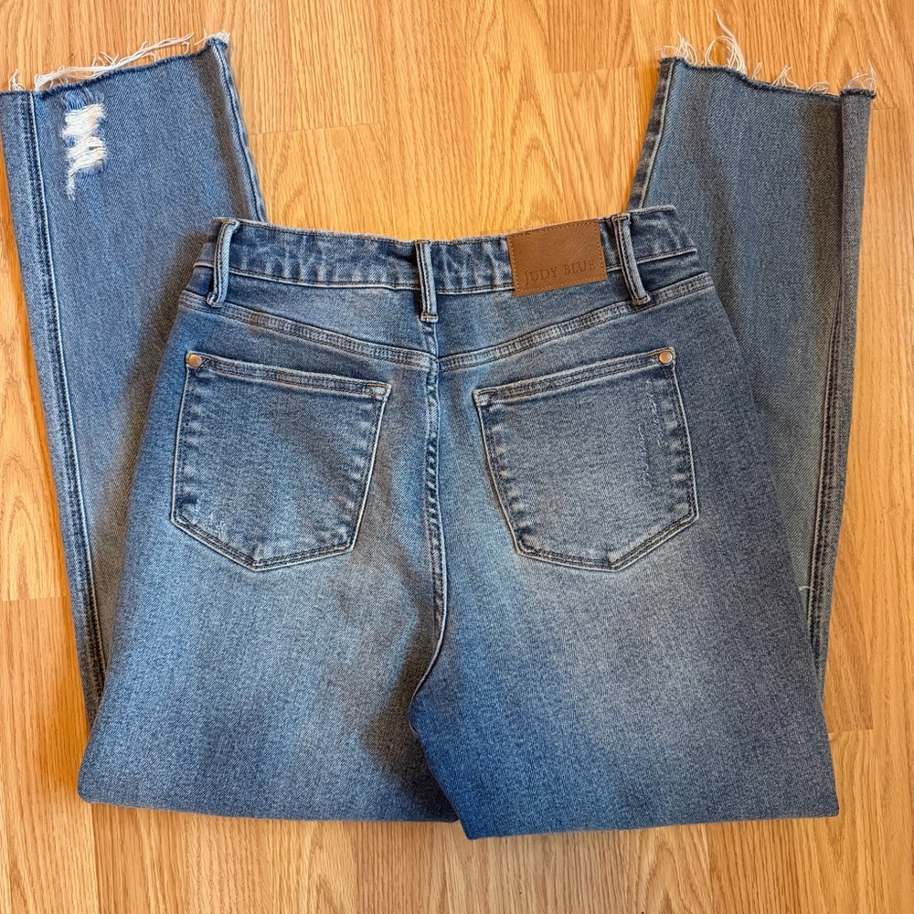 Judy Blue Women's Medium Light Wash Straight Leg Jeans